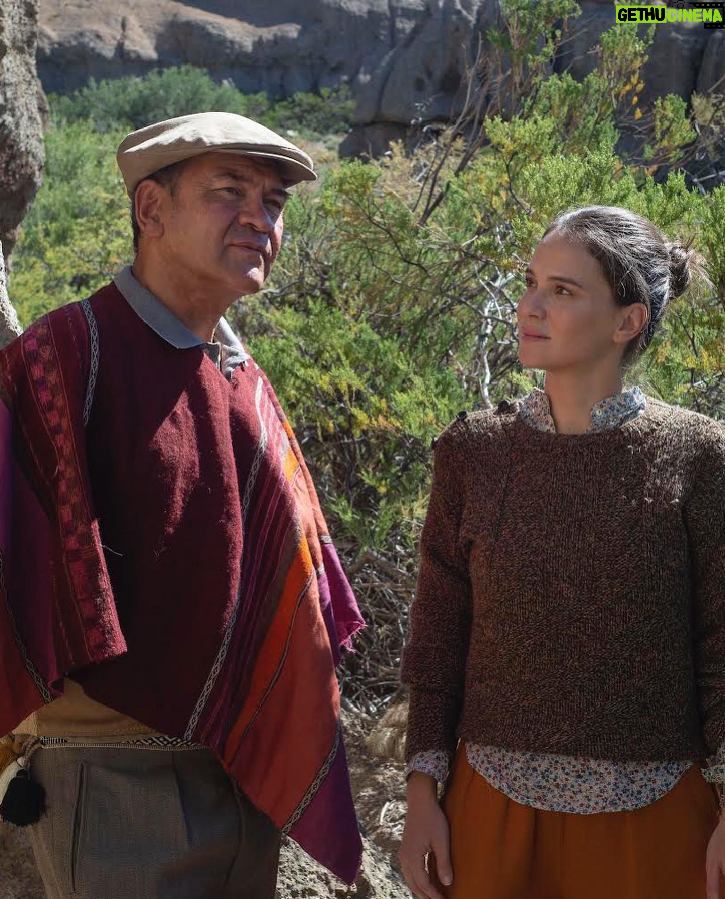 Luz Cipriota Instagram - Mañana se estrena “Axiomas” -La verdad escrita en el agua-.🦅🎬. . Una peli de la cual estoy orgullosisima y con mucha emoción por que puedan verla!! Dirigida por la genia de Marcela Luchetta, tuve el honor de trabajar con un equipo de talentosisimos como @cesar_bordon @jorgemarrale @lencinaseugenia @estebanmeloni @ezequielagustinrodriguez @paulacancio @eliseobarrionuevo @guidobalzaretti @susanavarelaactriz @tatinrojas @marisa_amenta @malvinamariani @eokproducciones . A partir de Mañana en los mejores cines de Argentina!!. Apoyemos al cine nacional y a dar visibilidad a nuestras historias! 💪♥️. Despues me gustaria que me cuenten por acá qué les parecio!!. . #Cine #Actriz #Axiomas #movie #estreno #Argentina #Patagonia