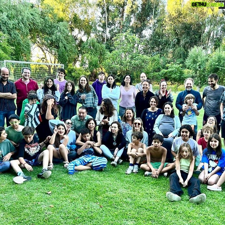 Luz Valdivieso Instagram - #valdicamp 2024 La última foto es del año 98 en que iniciamos esta junta de primos en que nuestra abuela nos auspiciaba el copete 😂 Hoy seguimos la tradición y por responsabilidad, con alojada 😄 Gracias Ana y Lito por recibirnos hace tanto tiempo! Y que vengan muchos más!!! #primos 🫶🫶🫶🫶🫶🫶