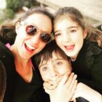 Luz Valdivieso Instagram - Carrusel de amor con los menores!! #lucíadepanguipulli #marcialdelostruenos Feliz día mamás!