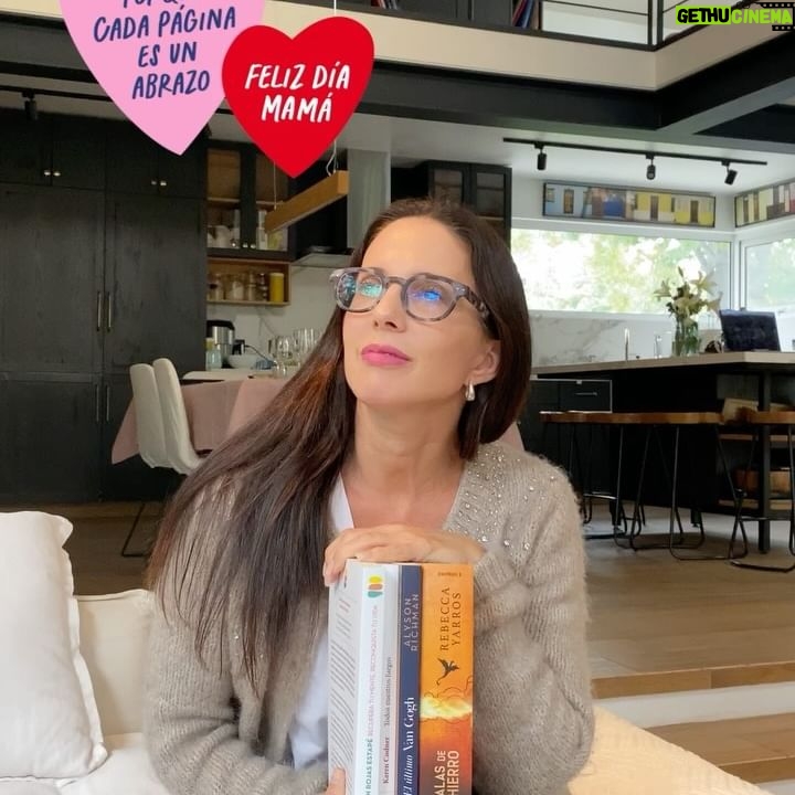 Luz Valdivieso Instagram - Si aún no sabes qué regalar a tu mamá para el próximo 12 de mayo, aquí te dejo algunas recomendaciones de Grupo Planeta, que te encantarán 🌹. Todos estos ejemplares y más, puedes encontrarlos en @buscalibre El último Van Gogh de @alysonrichman, Todos nuestros fuegos de @karencodner , Recupera tu mente, reconquista tu vida de @marianrojasestape y Alas de Hierro 2 de @rebeccayarros Porque cada página es un abrazo, este día de la madre, regala libros ❤️📚 @planetadelibroscl @otroplanetacl #CreemosEnLosLibros 📚#PublicidadGrupoPlaneta
