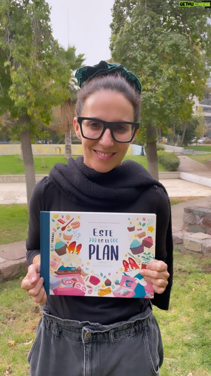 Luz Valdivieso Instagram - Se viene el finde largo y les traigo una excelente recomendación para leer en familia. “Este es el plan” es una adaptación del premiado cortometraje homónimo creado por @fernandafrick. Llega a librerías como un inspirador libro álbum que encantará a todo tipo de lectores, una historia inspiradora que hará que tu corazón vuelva a soñar. 📖 @planetadelibroscl #OtroPlaneta #CreemosEnLosLibros 📚 #JovenesLectores #Esteeselplan #PublicidadGrupoPlaneta