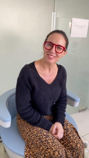 Luz Valdivieso Instagram - Es increíble la cantidad de temas tabúes que hay en las mujeres después de los 40.. no encuentran? Entre la pérdida de colágeno, la peri menopausia, incontinencia de esfuerzo y la canas que nos sacan los hijos adolescentes!! Algunas cosas que hablamos con suerte con las amigas..
Cosas tan comunes pero que generan un cambio en nuestra salud, dinámica de vida, hasta en la autoestima! Pero que no se conversan y por lo mismo no los podemos prevenir para tratarlos a tiempo.. 

Por eso vine a @clinica.ginestetica que son expertos en rejuvenecimiento tanto externo como interno, donde sus especialistas usan la mejor tecnología para los tratamientos. Son equipos certificados y de la marca original Checa que es @btlaestheticschile (fíjense siempre en eso!) 

Yo tuve 3 hijos y para prevenir la incontinencia, por el peso que generan los embarazos, probé la tecnología Emsella: una silla que funciona a través de energía electromagnética, generando una adaptación neuro-muscular y ejercitando el piso pélvico de manera profunda.

Esto es ideal para personas con incontinencia desde la prevención hasta más avanzado, para dolores en la pelvis, post parto e incluso para lesiones deportivas.

Lo mejor es que funciona tal como lo ven: 30 min sentada con ropa, de forma cero invasiva, no duele ni molesta nada, sólo se siente una vibración. 

¿De qué otro tema tabú de mujeres post 40 te gustaría conversar? Te leo..