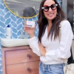 Luz Valdivieso Instagram - ¿Se imaginan sentir el olor de los jabones Dove en plena ciudad? 😍 Eso sentí en el paradero de @dove del Parque Arauco en Kennedy Lateral que me transportó al baño de mi casa✨ porque mis jabones favoritos son por lejos los de Dove. Debo confesar que a veces ando con el jabón en barra hasta en la cartera!!🤭 lo amo en serio y por estos grandes motivos: ▫️El jabón en barra tiene 1/4 de crema humectante, tiene PH neutro y esta dermatológicamente recomendado. Lo mejor es que se puede usar en la cara 🙌🏼 ▫️Mientras que el jabón líquido tiene 5ingredientes humectantes, limpiando profundamente en segundos y humecta por horas. Se los mega recomiendo. Cuéntenme cómo les va usándolos 😍 ¡los leo! #CuestiónDePiel #AllYouNeedIsDove #Publicidad