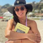 Luz Valdivieso Instagram – Vamos con todo Marzo! 
Gracias Febrero por las interminables tardes de mar y sol, de lectura, de risas con los que quiero.. 
que empiece un lindo año para todos ustedes que me siguen.. 
Ánimo para la vuelta a clases y al trabajo, para los que tenemos la suerte de tener! 🙌 y para los que buscan.. que encuentren!! 🙏🏻
Gracias por el cariño siempre! ♥️
