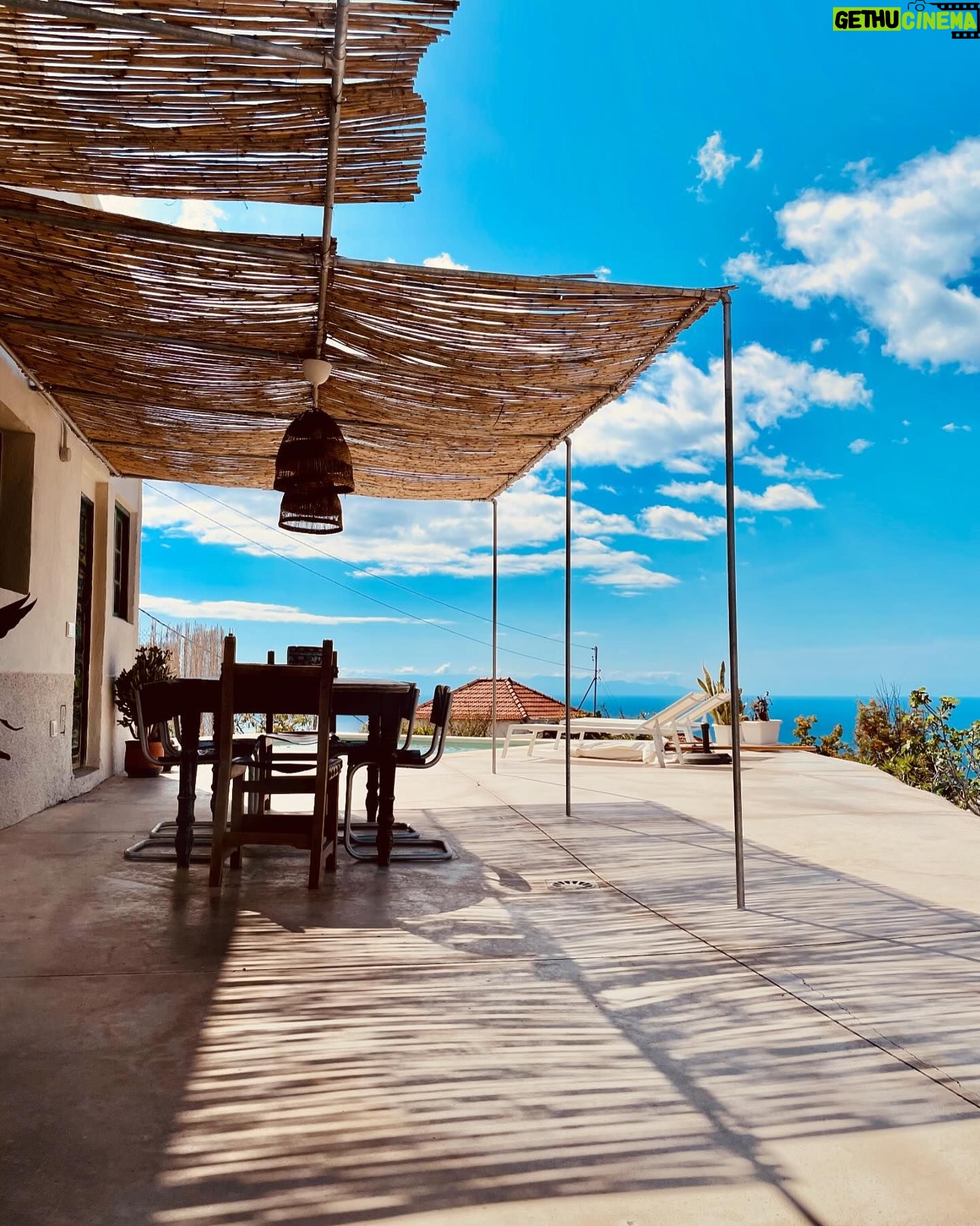 Luz Valdivieso - 5.8K Likes - Aquí estoy cumpliendo un sueño..
Viaje con amigas a visitar a nuestra querida @psanteli que nos recibe en su preciosa casa!
Una maravilla!!!
Ya les compartiré más fotos!
Mientras tanto les cuento que si alguna vez tienen la oportunidad de venir a Tenerife les recomiendo quedarse en esta casa @laestila con la hospitalidad de una chilena en el mundo!