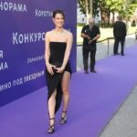 Lyanka Gryu Instagram - Фестиваль - это маленькая жизнь. Большое количество новых и интересных людей, круговорот событий, яркие воспоминания, смех, улыбки фильмы и хочется все успеть за несколько коротких дней! Фотографий много, буду сейчас разбирать и показывать вам! Интересно? Makeup @rbg.ru Dress/style @alina_shalak
