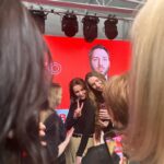 Lyanka Gryu Instagram - Моя первая в жизни лекция на аудиторию 600 человек Вчера звездный эксперт @art.senatorov пригласил меня дать лекцию на своем выпуском курса по рилс. Очень благодарна за такую возможность! Важная составляющая Успеха эксперта в он Лайн пространстве - это понимание алгоритмов, умение прописать интересный сценарий, качественное изображение … …но что делать, если при включении камеры 🎥 голос дрожит, себе не нравлюсь, мысли сбиваются и выгляжу не убедительно ?! - именно об этом и пошла речь на моей лекции «Актерские техники для работы с камерой» - для проявленых экспертов ❤️ Мой 30 летний опыт в кино и театре, множество техник и годы обучения помогают мне выделить ключевые аспекты Влияния на зрителя, удержание внимания и умение зарабатывать своей Проявленной экспертностью 🔥 В наше время у каждого специалиста есть возможность выйти он Лайн и заявить о себе, но не всегда ваш талант и глубокие знания могут пробиться сквозь страх публичных выступлений, напряжение перед камерой или микрофоном - вчера я дала мастер класс для молодых предпринимателей и после ко мне выстроилась очередь с вопросами и благодарностью. Действительно ли это так актуально? Напишите в комментариях, было интересно вам пройти подобный класс со мной и научиться Владеть собой и своей аудиторией?