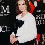 Lyanka Gryu Instagram - Поэтический вечер «Живая Поэзия» тронул сердца огромного зала. Я всегда любила поэзию, с самого детства, она наполняет и вдохновляет меня. А у вас есть любимый поэт или поэтесса? Style @annanna.ru
