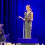 Lyanka Gryu Instagram - Поэтический вечер «Живая Поэзия» тронул сердца огромного зала. Я всегда любила поэзию, с самого детства, она наполняет и вдохновляет меня. А у вас есть любимый поэт или поэтесса? Style @annanna.ru