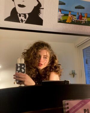 Lydia Maria Makrides Instagram - Lichtspiel 

🎀🗡