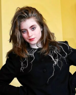 Lydia Maria Makrides Instagram - a lydia deetz/ tim burton approved outfit by @eatingthegoober 🌙🌪 

🌫this is by no means a paid promotion haha I just love supporting Greek, innovative and sustainable brands and so I bought this capsule wardrobe for myself🌫 

And when I say capsule wardrobe, I mean that this is only one of the dozen ways to wear this outfit that lets you detach and attach pins and collars ahhh🥺 just look at their website if you want to go to inspiration heaven, I love them so much 🪐🕸📐🖇

Werbung #unbezahlt