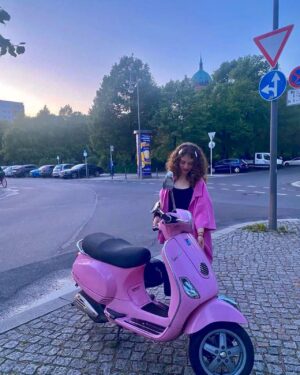 Lydia Maria Makrides Instagram - Lichtspiel 

🎀🗡