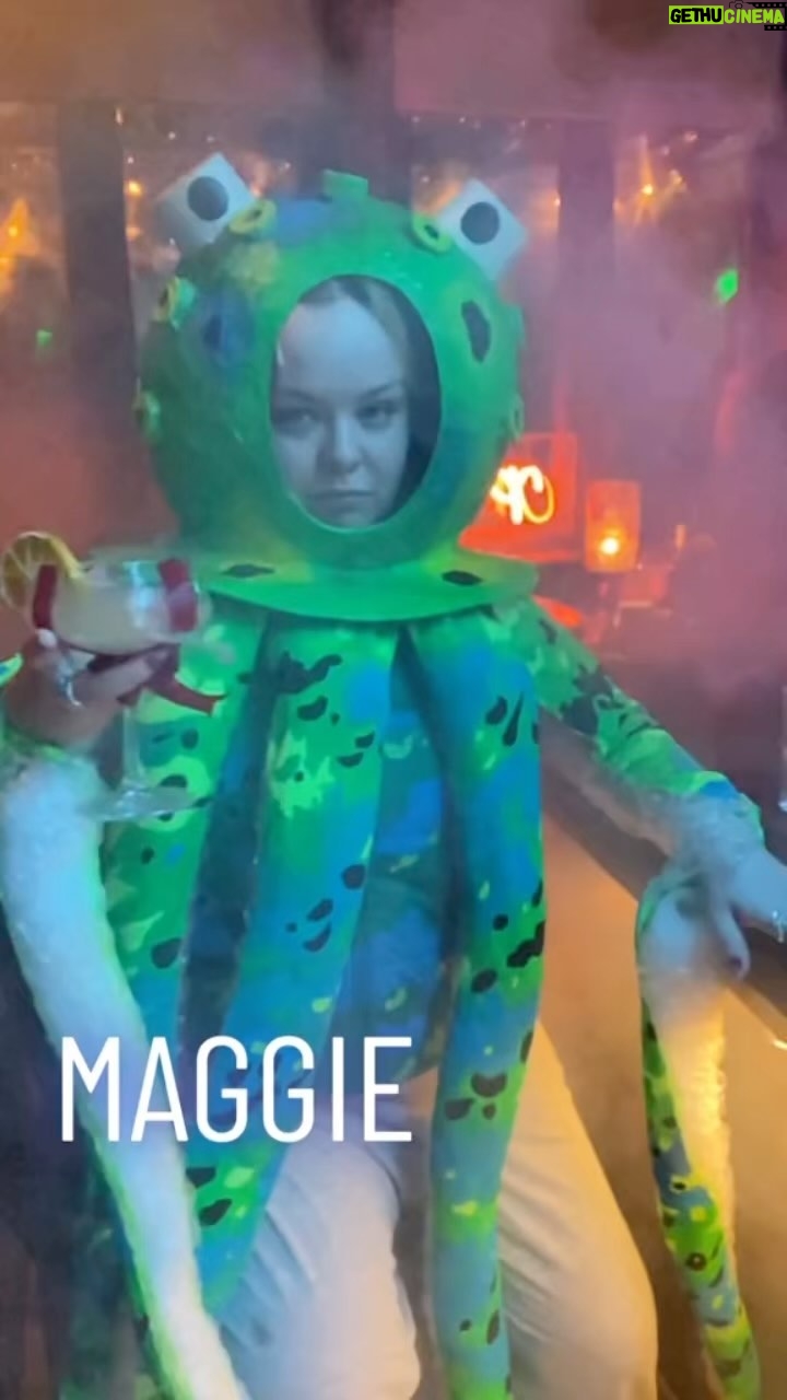 Lydia West - 20.5K Likes - Now that we’re one week away from #BigMood its time to share the greatest thing I’ve ever been in-
Yes we’re dressed as characters from Love Actually recreating the Vanderpump Rules Opening Titles why do you ask?
If you want an explainer for why this is happening you’ll just have to tune in to find out 🐙
Coming to:
🇮🇪🇬🇧 on @Channel 4 March 28th
🇦🇺 on @StanAustralia March 29th
🇺🇸🇨🇦 on @Tubi in April