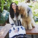 Lydia Hearst Instagram - Otterhounds are more of a way of life for us than just having a dog 🙌🏻✨❤️ @townandcountrymag 🔗link in bio @sarahkrickphotography @rachelgoodwinmakeup @marktownsend1 @josephcassell1 @alignpr