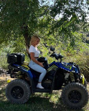 Lydia Valentín Instagram - Título… para esta pilota sin experiencia 🤣🤣🤔

#lydiavalentin #quad #halterofilia