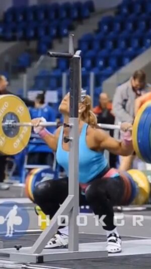Lydia Valentín Instagram - Como realizar una sentadilla pesada por detrás 🏋️‍♀️🤎

Aquí os dejo algunos  tips que me parecen  importantes a destacar.

¿Os ayuda? 

#sentadilla #squat #lydiavalentin #halterofilia #lydiavalentin