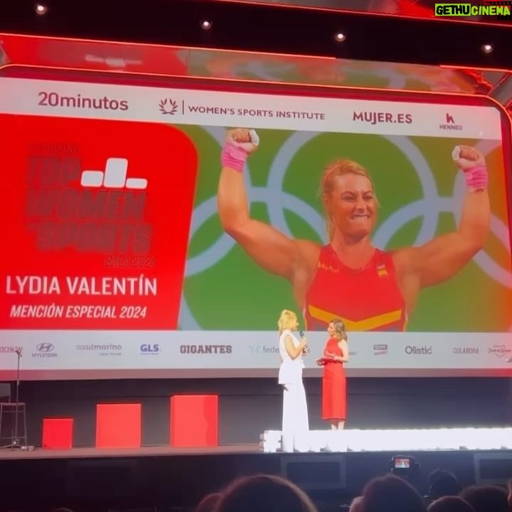 Lydia Valentín Instagram - Emocionada por pertenecer a las 100 mujeres deportistas más influyentes de 🇪🇸 Ayer vivimos un acto emocionante y súper bonito en @teatrocapitol_ 🎭 Gracias a @womenssportsinstitute por el premio que me otorgasteis ❤️ Un verdadero lujo,me siento tan afortunada por cada reconocimiento 🫶🙏🥰 #weightlifting #halterofilia #lydiavalentin