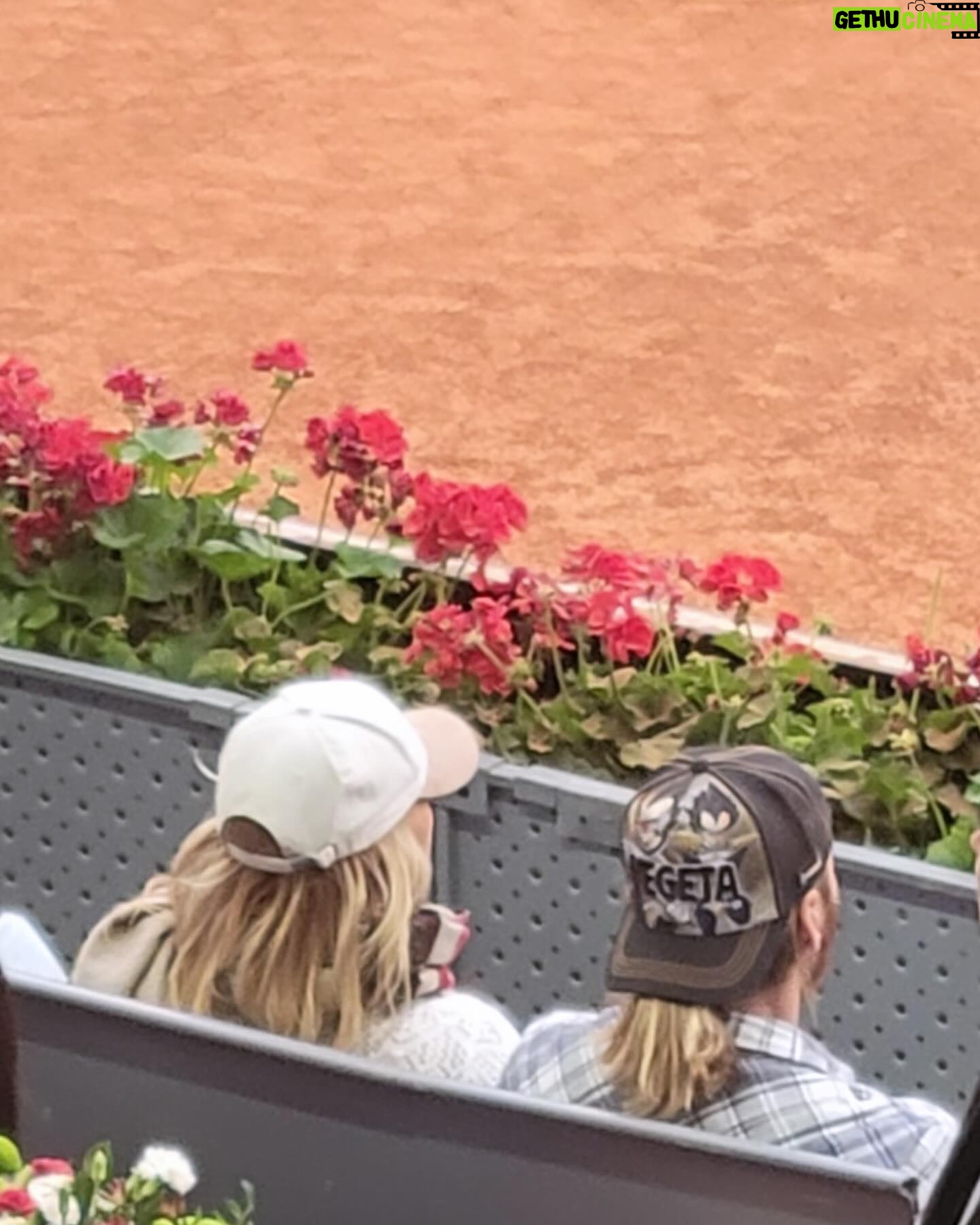 Lydia Valentín - 6.6K Likes - ¡Días de tenis 🎾 en Madrid! 💪✨
¿Qué foto es vuestras preferida? 😎
#lydiavalentin #weightlifting #halterofilia #tenis #mutuamadridopen