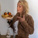 Lydia Valentín Instagram - 🍊 🍊 Torrijas proteicas naranja/mandarina 🍊 Aquí os dejo una receta fácil y muy sabrosa hecha con naranjas y mandarinas frescas, que te ayudará a cumplir tu objetivo de comer 5 frutas y verduras europeas. ¿Te animas? Haz como yo y compite por una vida mejor uniéndote al @longlifechallenge de Europa. Esta receta es muy sana nutritiva y rica 🤤 Solo necesitas motivación e imaginación para comer de manera sana y saludable. ¿La vas hacer? Si es así déjamelo en comentarios💪 están deliciosas. 🍊🍊 @longlifechallenge #LongLifeChallenge #EUagripromo #EnjoyItsFromEurope #Lydiavalentin