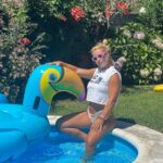 Lydia Valentín Instagram - M e g u s t a e l v e r a n i t o 🍦 ☀️👙🌻🌈🍦🤍💞 #lydiavalentin #weightlifting #halterofilia