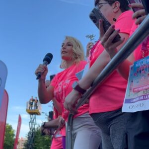 Lydia Valentín Instagram - Porque no solo somos mujeres, sino que somos mujeres fuertes 💪💖

Lo de esta mañana ha sido espectacular 🤩 enhorabuena a cada una de las mujeres que ha decidido participar hoy en @carreramujer 💖 🏃🏼‍♀️ 35.000 mujeres 🫡 de locos! 

Y millones de gracias por el premio que se me ha otorgado 🙏 a mi trayectoria deportiva 🏅 ¡GRACIAS! 

Muy feliz ☺️ ✨💞