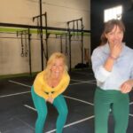 Lydia Valentín Instagram - ✨ Mejora la posición de tu Jerk, simplemente dándole amplitud a tu pecho✨ Codos siempre elevados y pecho abierto ✅ Nunca pecho cerrado y codos por delante ❌ Barra siempre apoyada en clavículas, hombro y manos ✅ nunca en dedos ❌(por falta de movilidad) Para mejorar en cualquier ejercicio de haltero necesitaremos un buen control de movimiento 🏋️‍♀️ y así ir perfeccionando nuestra técnica 💥🏋🏼‍♂️ 💪🔥 @estefaniajuantello ♥️ #weightlifting #halterofilia #crossfit #lydiavalentin #tecnica