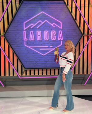 Lydia Valentín Instagram - Que bien me lo he pasado hoy en el programa @larocalasexta 🤟🏼❤️

Gracias @nuriarocagranell por la entrevista 🌹

¿Me habéis visto? 😊

#lydiavalentin #weightlifting #halterofilia