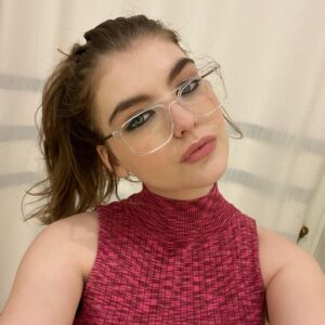 Lyliana Wray Instagram - 🤓
