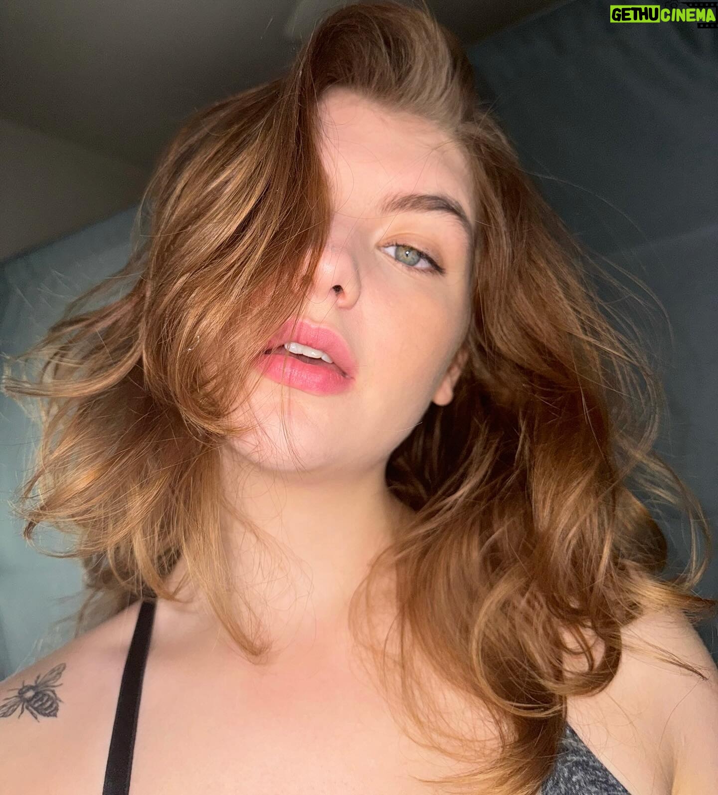 Lyliana Wray Instagram - What did you do today for your mental health? Let’s start the month right! 2/1/24!