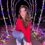 Lyliana Wray Instagram - Happy holidays💚❤️