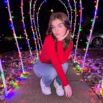 Lyliana Wray Instagram - Happy holidays💚❤️