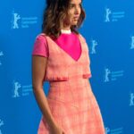 Lyna Khoudri Instagram - @berlinale for l’EMPIRE by king DUMONT 🧸🛸👽