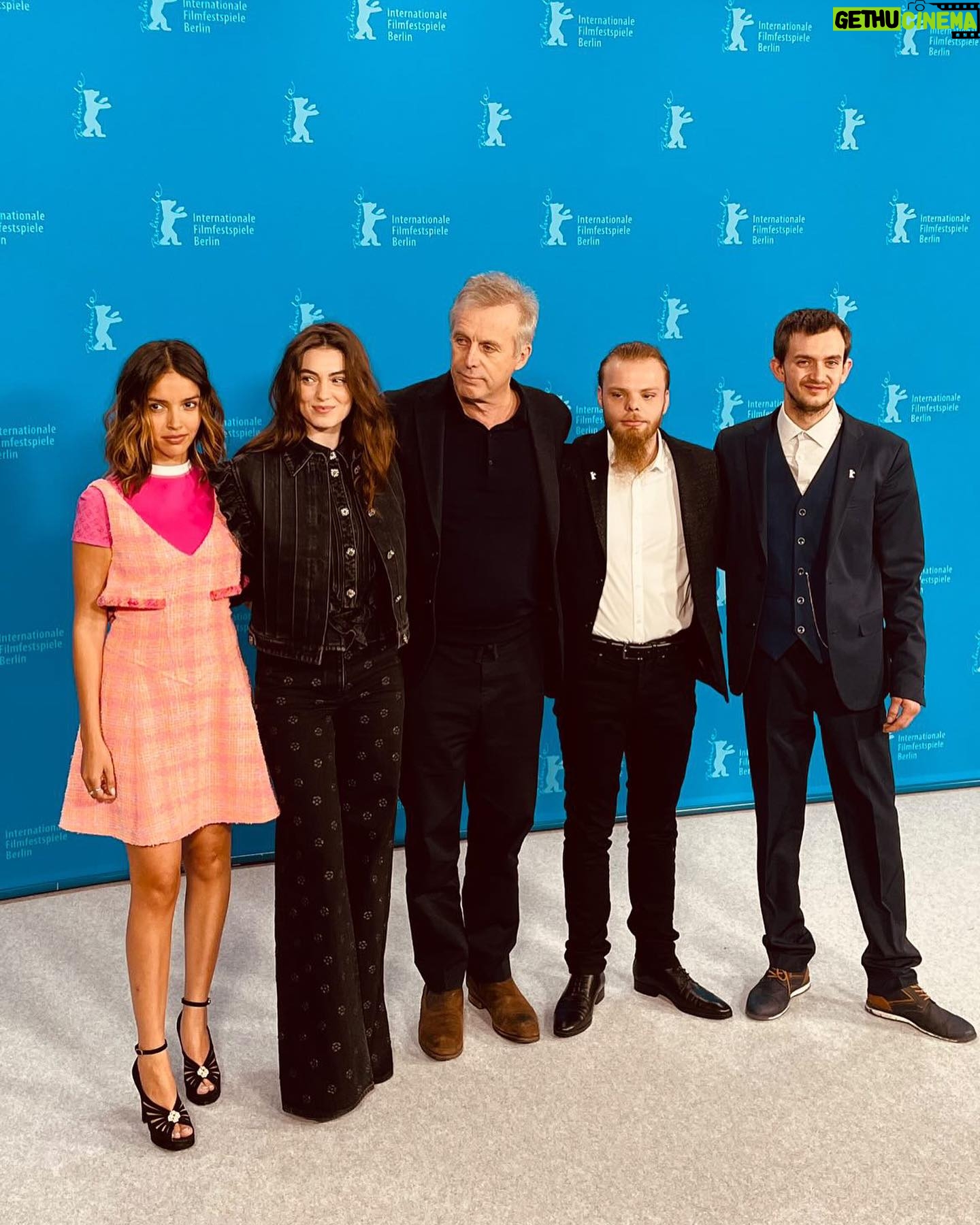 Lyna Khoudri Instagram - @berlinale for l’EMPIRE by king DUMONT 🧸🛸👽