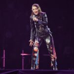 Lynda Thomas Instagram - Ayer fué fantástico, mágico y surrealista 🙌🏻 La conexión entre quienes conformamos el @90spoptour y el público que abarrotó la Arena de la Ciudad de México en otro sold out, fué única.😱 La ciencia y la estadística mundial han demostrado ya, que los ochentas y los NOVENTAS, son las dos décadas prodigiosas de la historia de nuestra especie.😉 Por algo la música de estas dos décadas es la más tocada en todo el mundo 💪🏻 Felicidades a mis compañeros, a @ariborovoy, @jackborovoy75 @sonsalsco y todo @boboproducciones por este maravilloso logro. Larga vida! 🙌🏻 #music #musica #concierto #fun #90spoptour #lyndathomasoficial