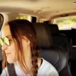 Lynda Thomas Instagram - Hace algunos años atrás, escribí esta canción para una súper artista y además maravilloso ser humano que todos conocemos como @dulcemaria No Pares fué un super hit gracias a ella y a RBD y es un himno que siempre me pone de buenas 😊 Este es un pedacito de una versión acústica que algún día subiremos a plataformas. Por ahora, aquí me tienes de nuevo, cantando en el auto como si nada importara 😜 Feliz jueves de nostalgia 🙌🏻 #tbt #music #musica #nopares