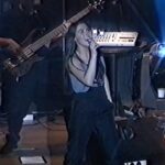 Lynda Thomas Instagram - 🎧. No hay parte que más me guste de esta carrera, que subirme al escenario con una banda detrás mío y cantar a todo pulmón 😉 Especialmente los maravillosos músicos que conformaban mi banda en el momento que lanzamos “Mi día de la Independencia” Este es un pequeño recuerdo de aquel tiempo, tenía 18 años y nos presentábamos por primera vez en Chile. No recuerdo el nombre del lugar pero estaba completamente lleno y nos fué maravillosamente bien😊 Era el año de 1999 si no me equivoco. Feliz jueves de nostalgia! 🙌🏻 #tbt #music #musica #nostalgia #fun #lyndathomasoficial
