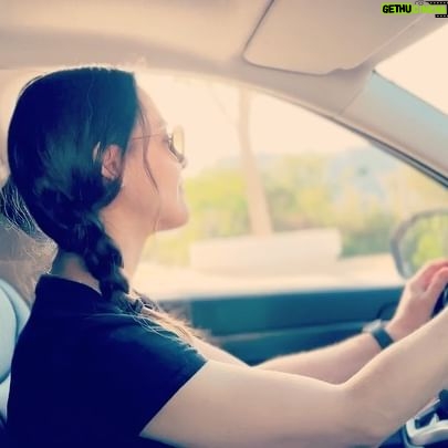 Lynda Thomas - 4.4K Likes - 🎧
“Para tí” fué parte de Polen, el último álbum que lanzamos a principios del 2000, antes de mi decisión de desaparecer por casi 20 años 😮
Es la historia de muchos, que aún hoy, recuerdan algún amor del pasado que no pudo ser, pero sigue ocupando un lugar especial en el corazón 😊
Cuéntame, a que novio o novia aún recuerdas en secreto 😜
Feliz nostalgia 😉
#tbt #nostalgia #music #lyndathomasoficial