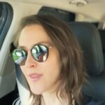 Lynda Thomas Instagram - 🎧 Tenía 14 añitos cuando lanzamos mi primer sencillo “Gira que Gira” en 1996 😊 Nunca deja de sorprenderme como muchos de ustedes me siguen platicando como formé parte de su infancia o adolescencia Y es que crecimos juntos, aunque la vida nos haya llevado por diferentes rumbos 😌 Hoy nos comenzamos a encontrar de nuevo y seguramente tenemos mucho que contar. Feliz jueves de nostalgia 🙌🏻 #tbt #nostalgia #singinginthecar #lyndathomasoficial