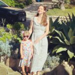 Lyndsy Fonseca Instagram - These photos were taken one day apart. And this is why we don’t rotate our clothes. #bicoastallife #ipackalot
