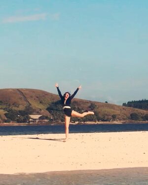 Lynn Collins Instagram - @solidandstriped  hoppin around #fiji