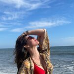 Lynn Collins Instagram - HAPPY SPRING! It’s time to clean house …in all the ways…from your fridge to the closet…from your hair to your toes … make room for the fresh vibes that are ushering in…clean out the closets, cabinets, contact lists, cars… change is coming so get ahead of it 💚 #newmoon tomorrow… a good question to ask: how has what you want changed, and what new ways are you willing to take action and work for it? #springequinox #vernalequinox #ostara #ariesseason #eclipseseason #happyspring #happyostara #equinox #ariesnewmoon #ocean #kiss #red #newmoon #spring
