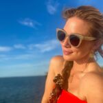 Lynn Collins Instagram - #bahamas in my heart 🩵🌴🩵 #photodump 😘 #swimwear @biliblond and @tropicofc