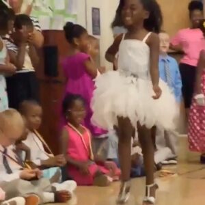 Lyric Hurd Instagram - Flashback to Lyric’s kindergarten graduation. Why was she like this, LOL? Struttin’ to get her little kindergarten completion certificate. 🤣🤣🤣

#hurdgirls