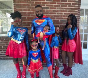 Lyric Hurd Instagram - Super Fam! ❤️💙 

#hurdgirls #halloween2021 #halloween