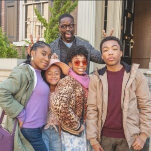 Lyric Ross Instagram - The Season finale is almost here west coast😢. A lot of things are about to be revealed. Midwest? East coast? What are y’all thinking about the show tonight 🤔