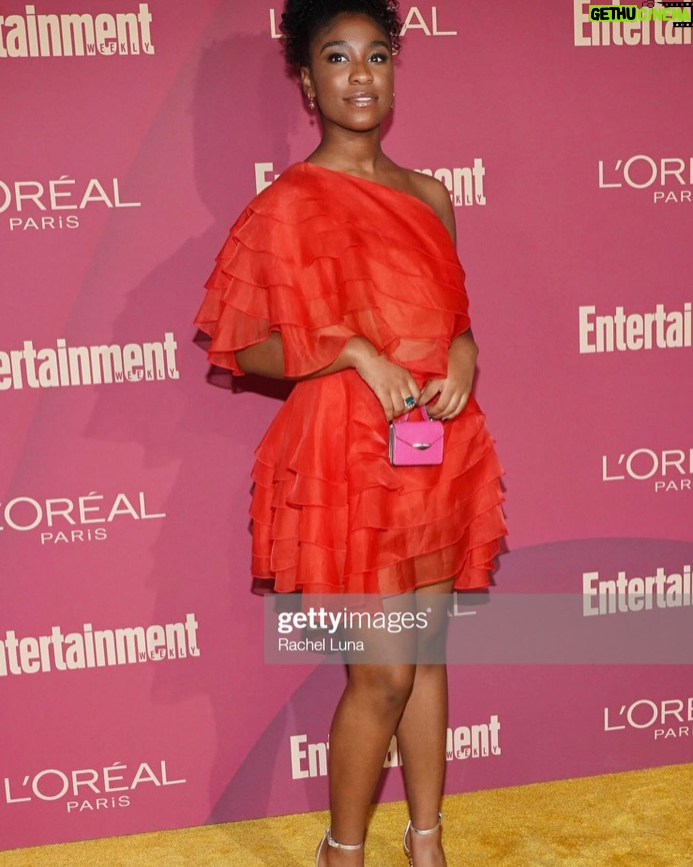Lyric Ross - 3.7K Likes - The Emmy festivities have begun🗣
Stylist: @mrenriquemelendez
Seamstress: @auntfunkyscloset
Makeup: @tiadantzler
Hair: @hairjunkierandy
Nails: @tracy_clemens
Dress: @rheacosta
Jewelry: @swarovski
Ring: @ammaniijewelry