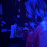 Lysandre Nadeau Instagram - Énorme merci pour ces deux incroyables soirées, Gatineau. À nos invités d’amour aussi: @cassandra.bouchard, @emylalune, @aulitavecannemarie, @kingpreachthepetty et @melaniecouturehumoriste. 🤍 Pis à toute notre gang du @studio.sf_ et à la @salleodyssee. On a déjà tellement hâte aux prochains shows!