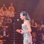 Lysandre Nadeau Instagram – Excusez-moi, mais c’est le temps de mes remerciements. 🤍

Énorme merci au gala @influencecreation pour la belle soirée et à vous, notre/ma gang, qui continuez de faire un bout de chemin avec le @sexeoral.podcast et moi. Je me couche tous les soirs avec le sentiment profond d’être l’humaine la plus chanceuse de la planète.

Merci à toute notre précieuse équipe: @studio.sf_, @doumplante, @phcantin, @le_nic, @lamathid, @juliarompre, @tommyhamelgr, @erosetcompagnie 

À ma co-animatrice @drepointg. Ma partie préférée de ce qu’on fait, c’est de m’asseoir pendant des heures pour jaser avec toi. 

À tous nos invités qui se livrent généreusement à nous. Vous faites notre succès, merci pour votre confiance. 

À mon adjointe @corinneboudreault_ qui m’apporte une aide inestimable, tous les jours. 

Merci @elyselyloo et @pierregrothe d’avoir pris soin de mon p’tit loup toute la journée pour me permettre de vivre pleinement l’évènement. 

Pis @claudebegin, merci d’être mon chum. 
Je t’aime

Bravo aussi à tous les nommés 
Je suis fière d’être parmi vous 

Et à notre dream team qui nous ont fait sentir comme des reines:

stylist @vangiroux 
hair @andrew.gilbertt 
makeup @beautybyvirginie
outfits @motherofall_official @lakuachimoto
jewelry @drae.collection @theofficialpandora 

merci, mille fois merci
je ne prends rien de tout ça ni aucun d’entre vous pour acquis 

❤️‍🩹