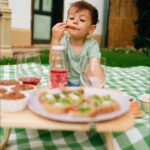Mária Havranová Instagram – Za mnou je odvedená práca a predomnou moja odmena. Piknik nemusí byť len počas dňa, ale aj podvečer pri západe slnka s ešte príjemnejšou atmosférou. My sme to slniečko včera trošku postrádali, ale piknik stál za to tak či tak. Decká už v pyžame(tie sú tiež z novej piknikovej kolekcie), a z pikniku rovno do postele. 
Hurá pikniková sezóna! Teraz nájdete v @tchibo_sk supiš vybavenie na pikniky, pri nákupe využite aj 15% zľavový kód TCHIBORADOST, platný do 30. 5. Tak sa mrknite, čo vám ešte chýba, zbaľte saky paky, nejaké dobrotky a nájdite si svoje miesto niekde v peknej prírode! 😊
Kód je platný na e-shopoch oboch krajín, Tchibo.sk aj Tchibo.cz – na všetko okrem aktuálnej kolekcie na webe: “Ranná žiara” a kávový sortiment.

#tchibopiknik
#tchibosk