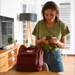 Mária Havranová Instagram – Moje dve najčastejšie situácie: 1, Zabudnem pred odchodom vychladiť auto(od minulého týždňa však máme garáž✌🏼, takže už len keď bude odparkované niekde na slnku).
2, Zabudnem auto zamknúť🙄

Dve situácie, ktoré vie Yarka vyriešiť s pomocou aplikácie. Ani nespočítam koľkokrát mi to bolo užitočné!
Jednoducho prepojíte svoje konto na telefóne cez aplikáciu MyT Toyota a ešte jednoduchšie si viete spustiť klimatizáciu alebo zamknúť/odomknúť auto. Okrem toho aplikácia ukazuje stav paliva, stav tachometra, polohu vozidla, či dáta poslednej jazdy.👍🏼

Video je samozrejme ilustračné a točil @jozefbuhaj 😊

#Toyota#YarisCross#Hybrid#MyTToyota#spolupraca